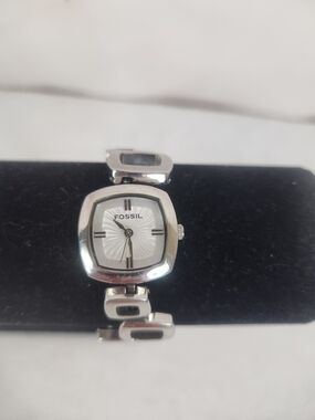 Fossil ES-1869 Women's Watch W/ A Square Silver-Tone Face and Asymmetrical Band